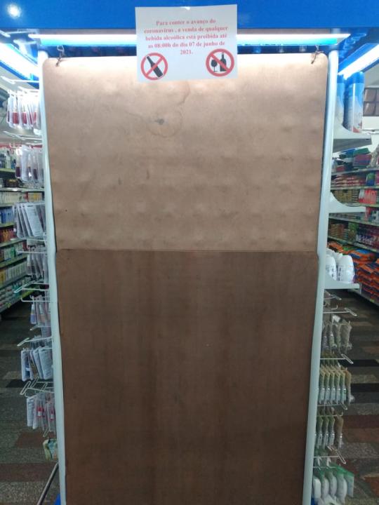 Foto 10 de 18 — Setor de bebidas é isolado em supermercados de Boa Esperança do Sul